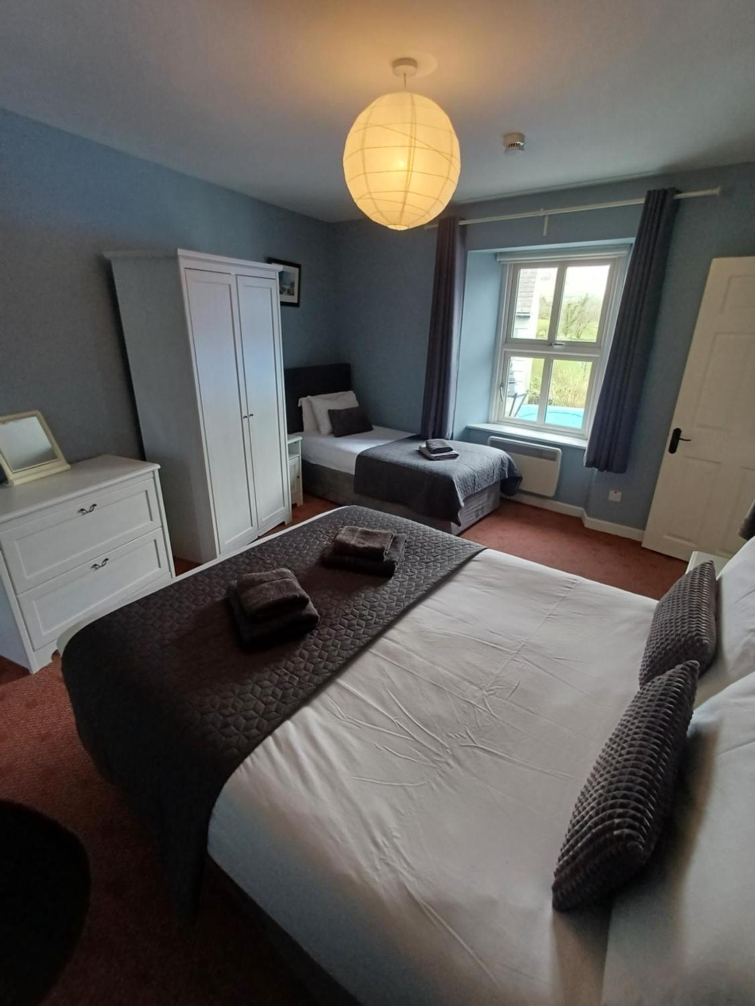 Clonbur House - One Bedroom Apartment Galway Exteriör bild